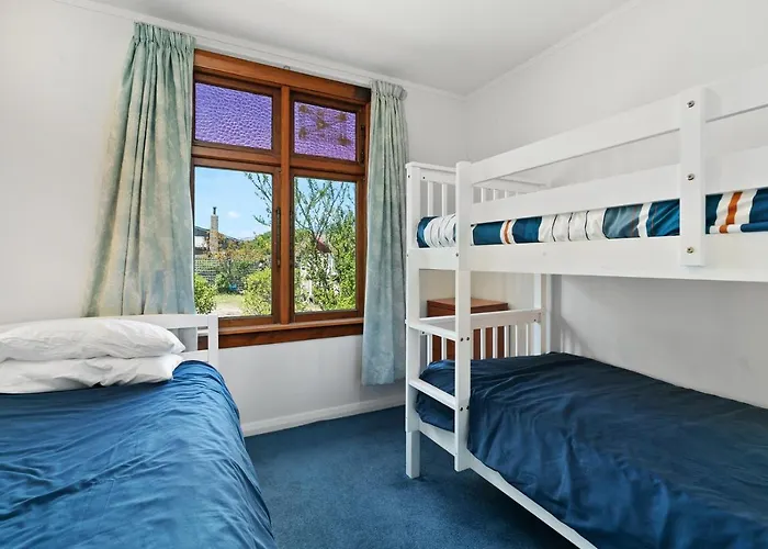 The Lakefront Gem - Wanaka Holiday Home